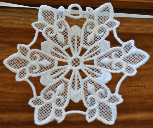 Lace Christmas Banner/Garland (Snowflakes and Small Icicles) - Image 4