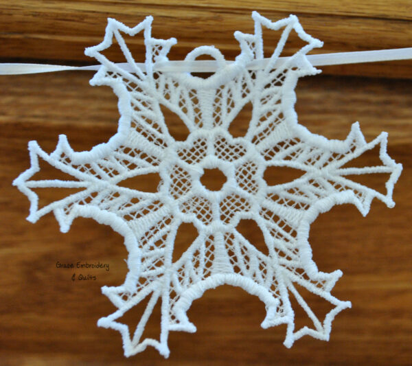 Lace Christmas Banner/Garland (Snowflakes and Small Icicles) - Image 5