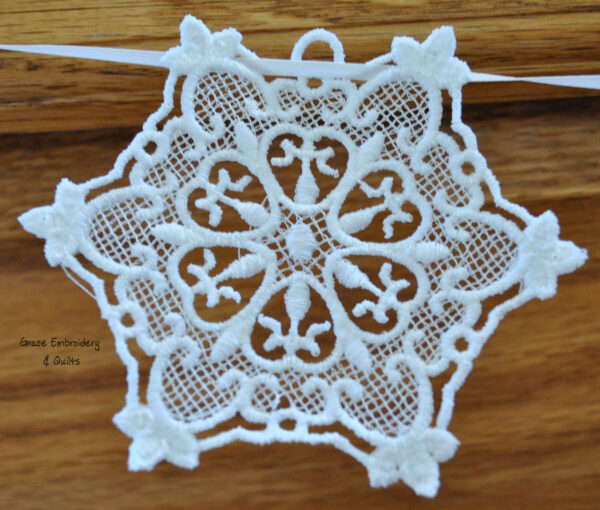 Lace Christmas Banner/Garland (Snowflakes and Small Icicles) - Image 6