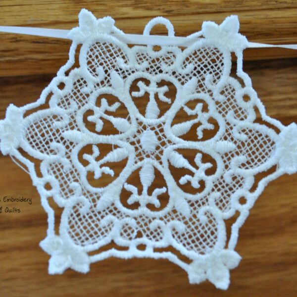 Lace Christmas Banner/Garland (Snowflakes and Small Icicles)